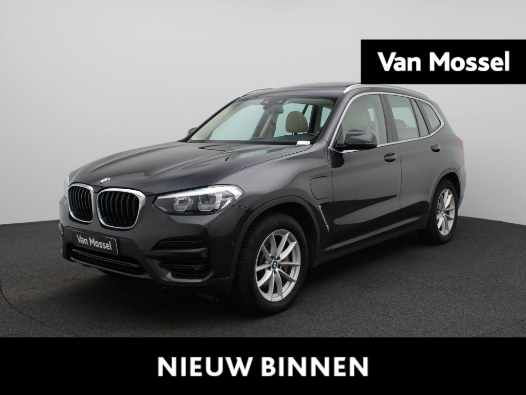 BMW X3 xdrive30e high executive | automaat | panorama dak | climate control | virtual cockpit | memory seat | apple carplay | sfeer verlichting | navigatie | stoel verwarming | elec. achterklep | achter bank verwarming