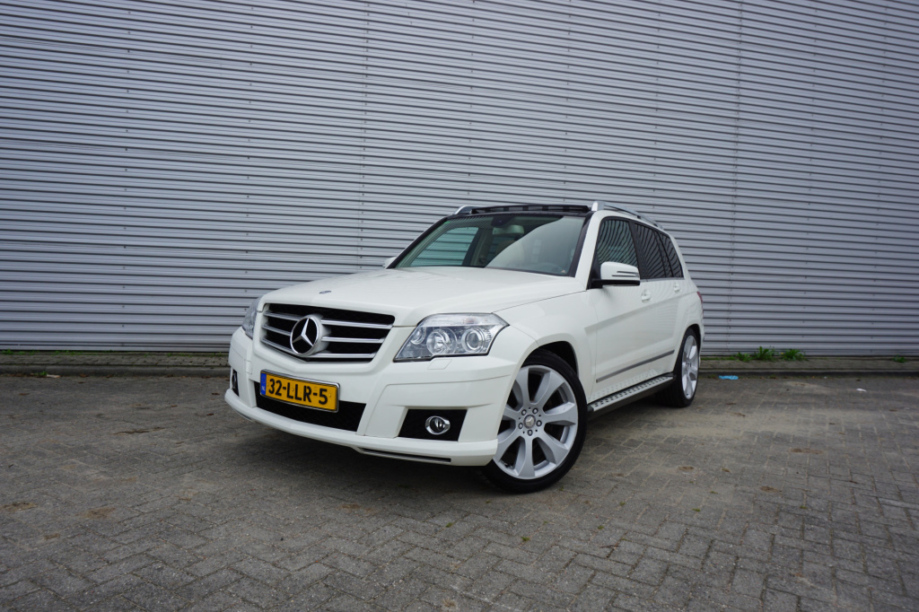 Mercedes-Benz Glk 350 4-matic automaat - pano / climate / navi / cruise / camera / leder / stoelverw. / trekhaak