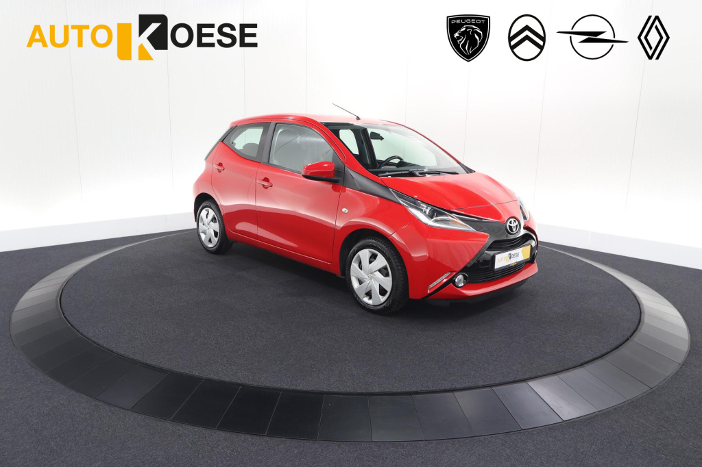 Toyota Aygo 1.0 vvt-i x-play | camera | airconditioning | allseasonbanden