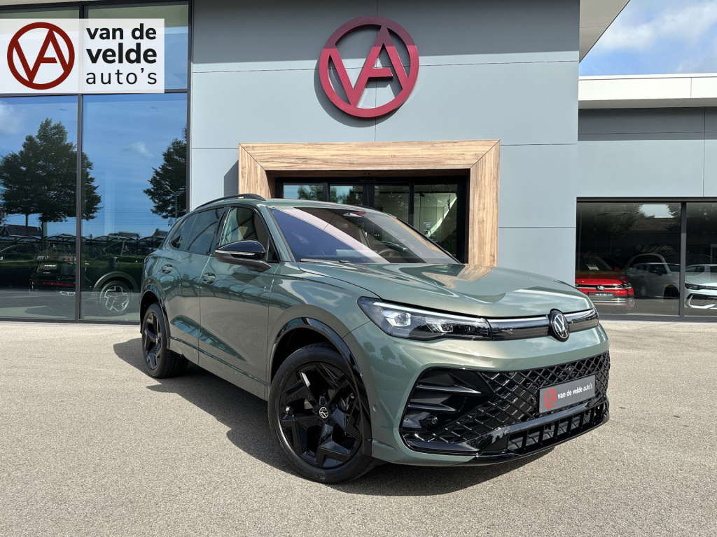 Volkswagen Tiguan 1.5 ehybrid 272pk r-line | black line | head up | 360 camera | trekhaak | dode hoek | iq light | elek. klep | rijklaar incl. garantie