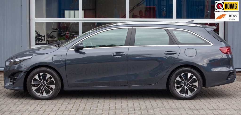 Kia Ceed Sportswagon 1.6 gdi phev dynamicplusline pano.