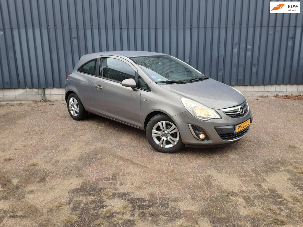 Opel Corsa 1.2-16v cosmo
