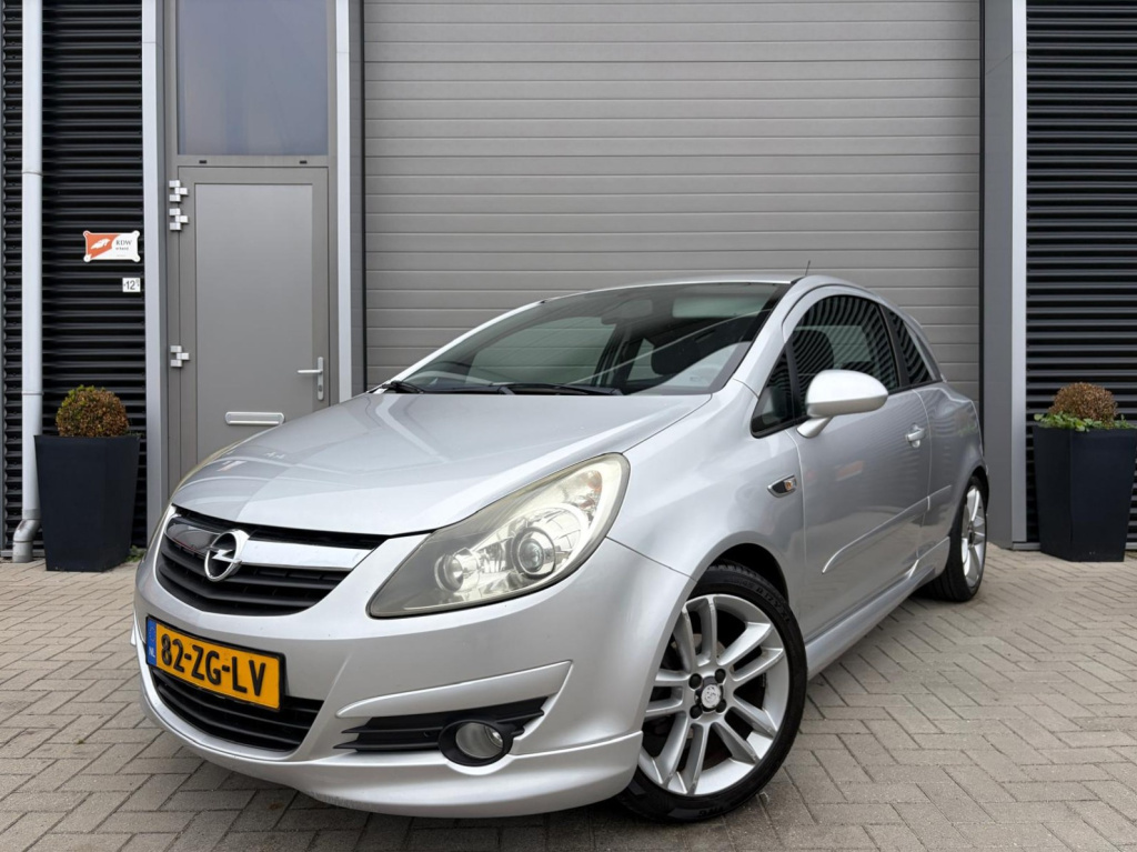 Opel Corsa 1.4-16v sport/opc uitvoering/airco/cruise control/