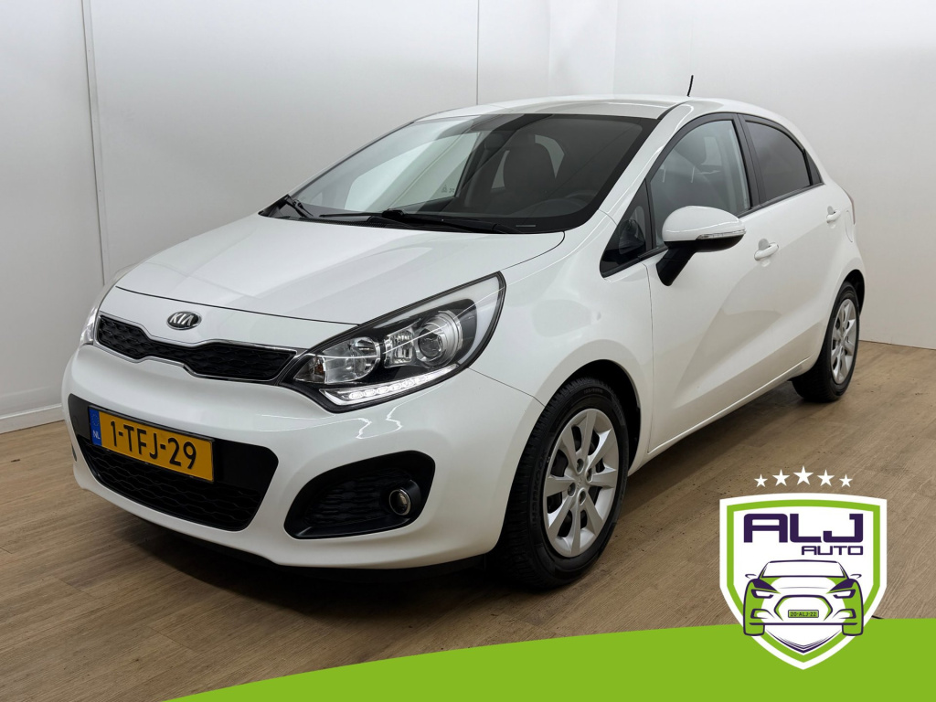 Kia Rio occasion 1.2 cvvt plus pack | wit | tweedehands kia rio | airco | usb audio | trekhaak