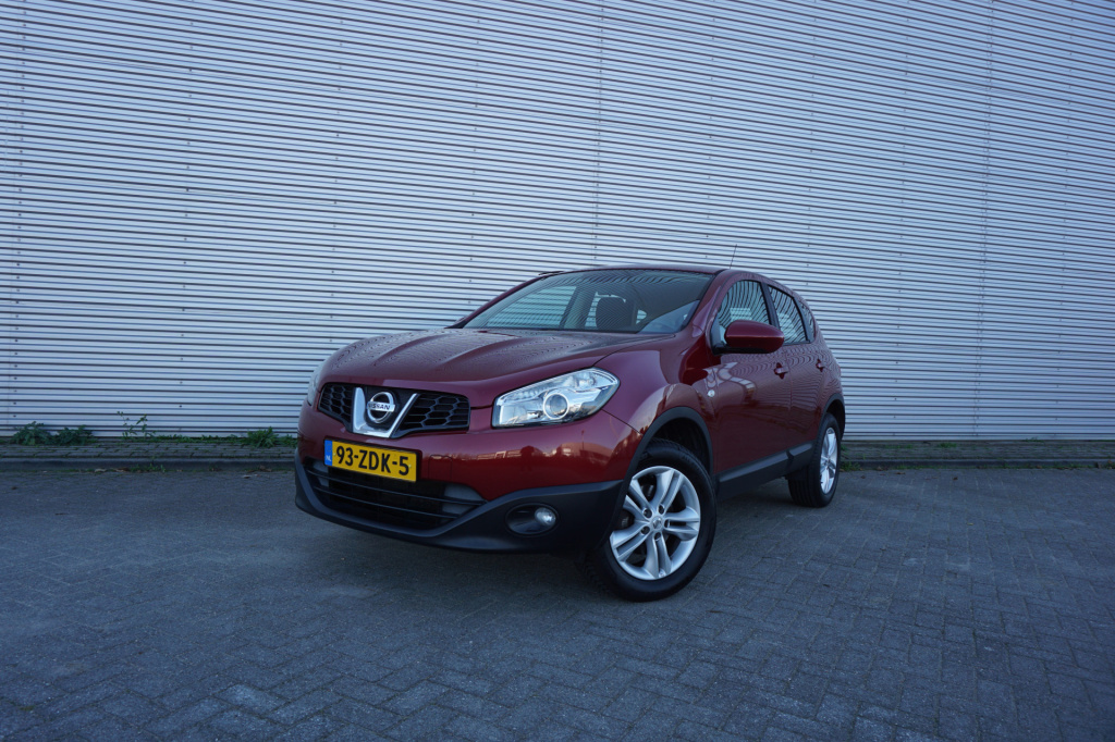 Nissan Qashqai 2.0 acenta airco / cruise / elektr. ramen / parkeers. / trekhaak / lm velgen / nap
