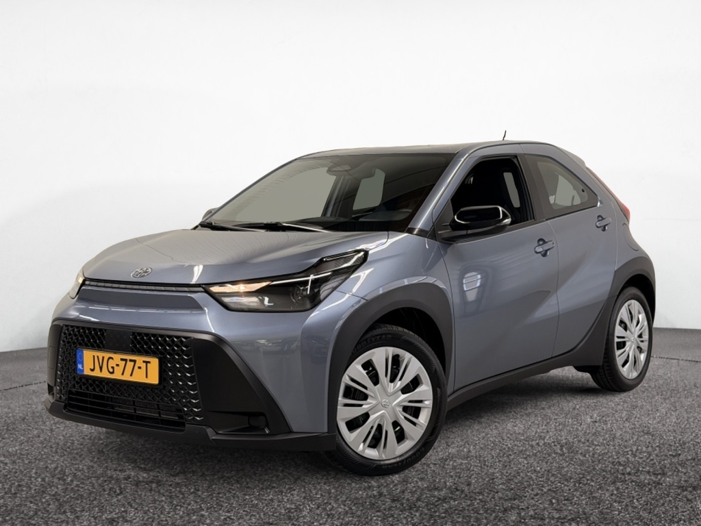 Toyota Aygo X hybrid 115 play