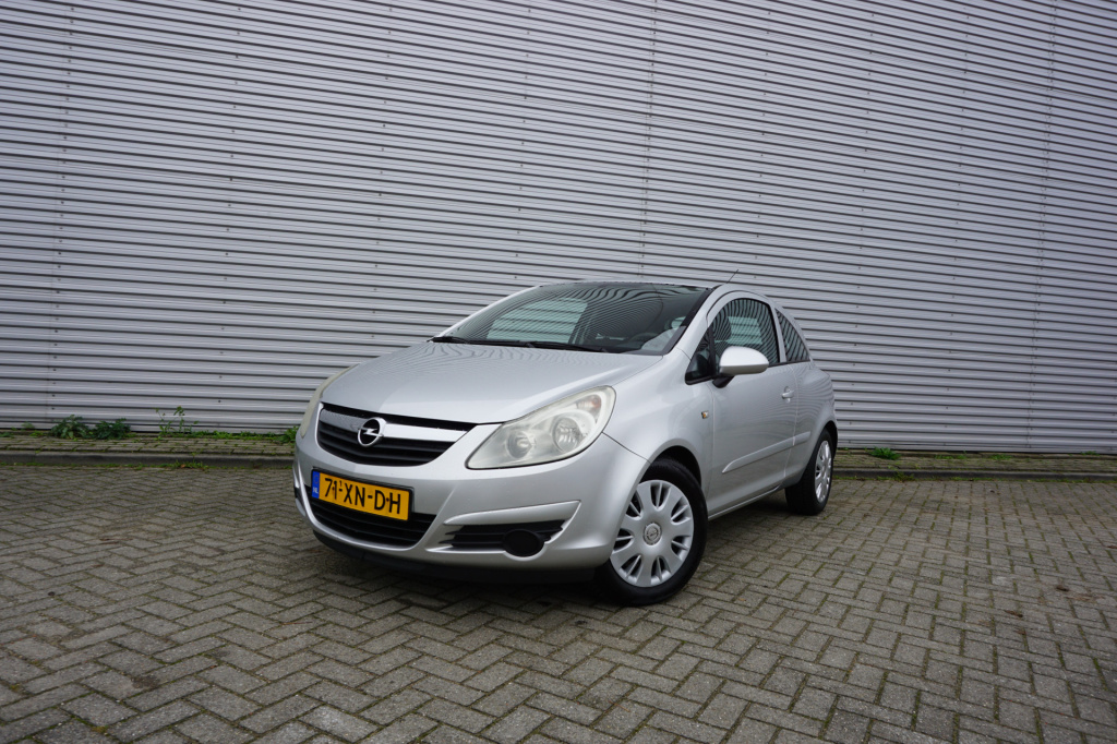 Opel Corsa 1.2-16v business airco / cruise / elektr. ramen / nap