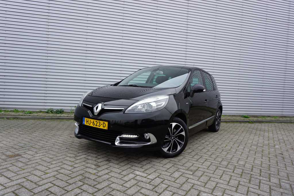 Renault Scenic 1.2 tce bose climate / navi / cruise / camera / stoelverw. / parkeers. / trekhaak / nap
