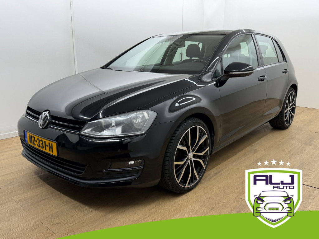 Volkswagen Golf occasion 1.2 tsi trendline | zwart | tweedehands volkswagen golf | airco | sensoren | bluetooth