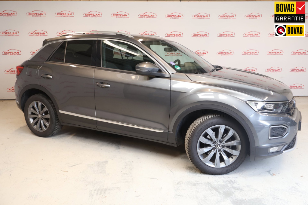 Volkswagen T-roc 1.5 tsi sport business r|stoelverwarming|trekhaak|parkeersensoren|