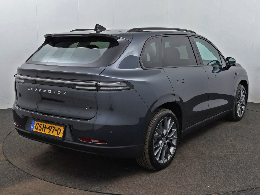 Leapmotor C10