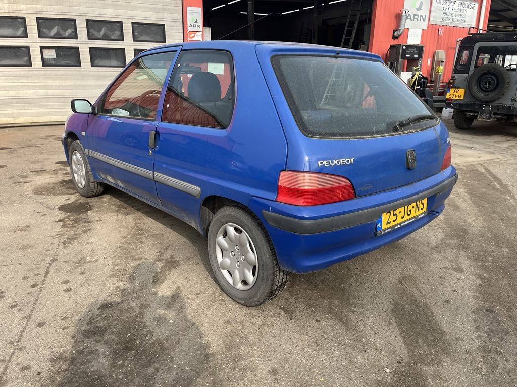 Peugeot 106
