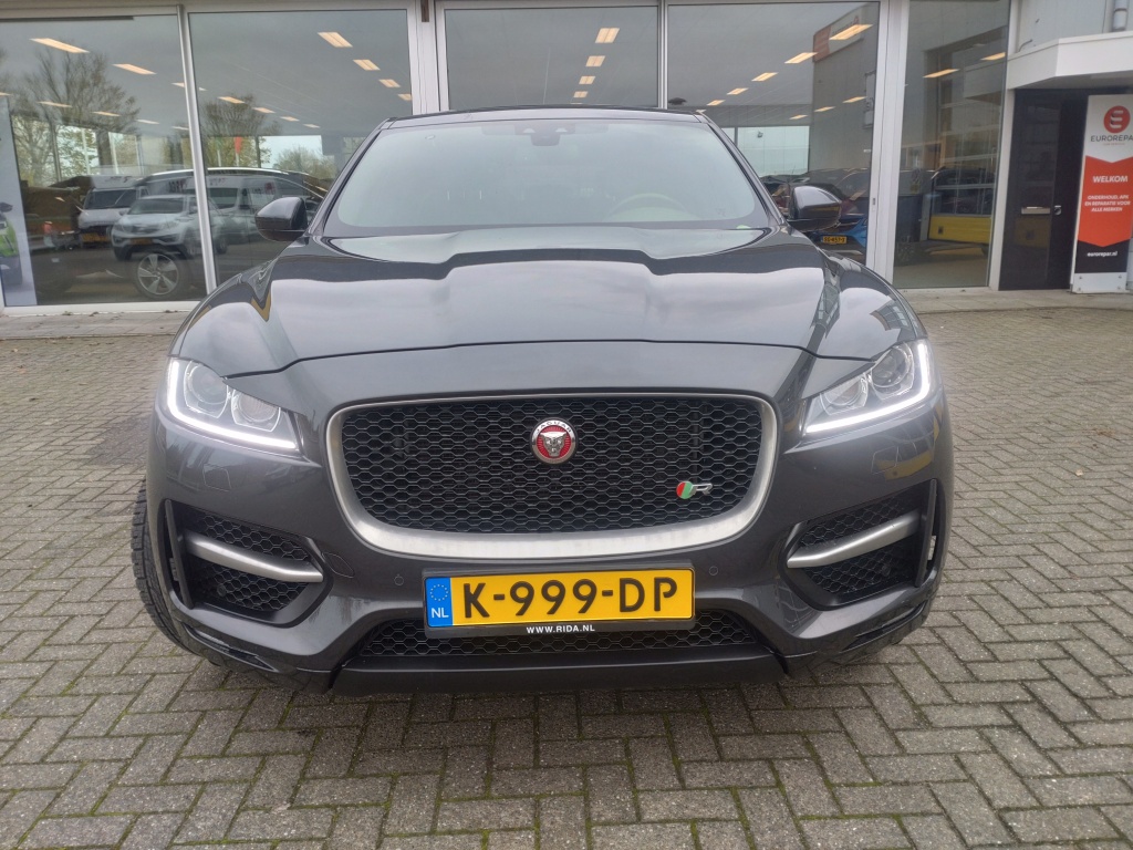 Jaguar F-pace