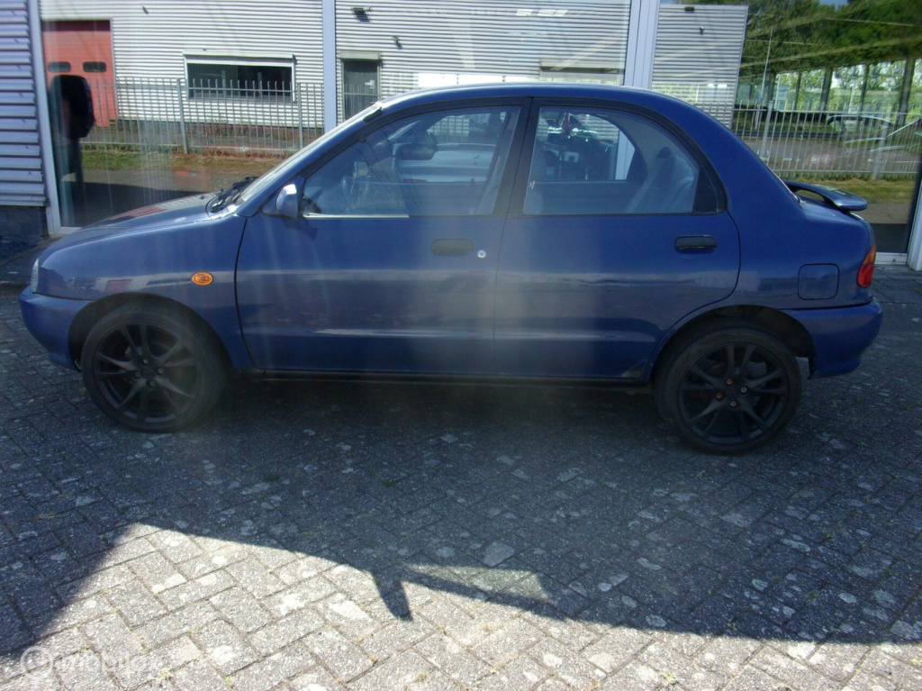 Mazda 121