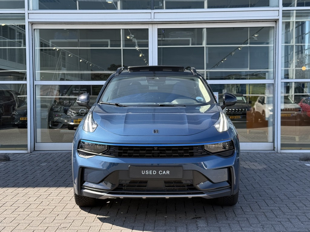 Lynk & Co 01