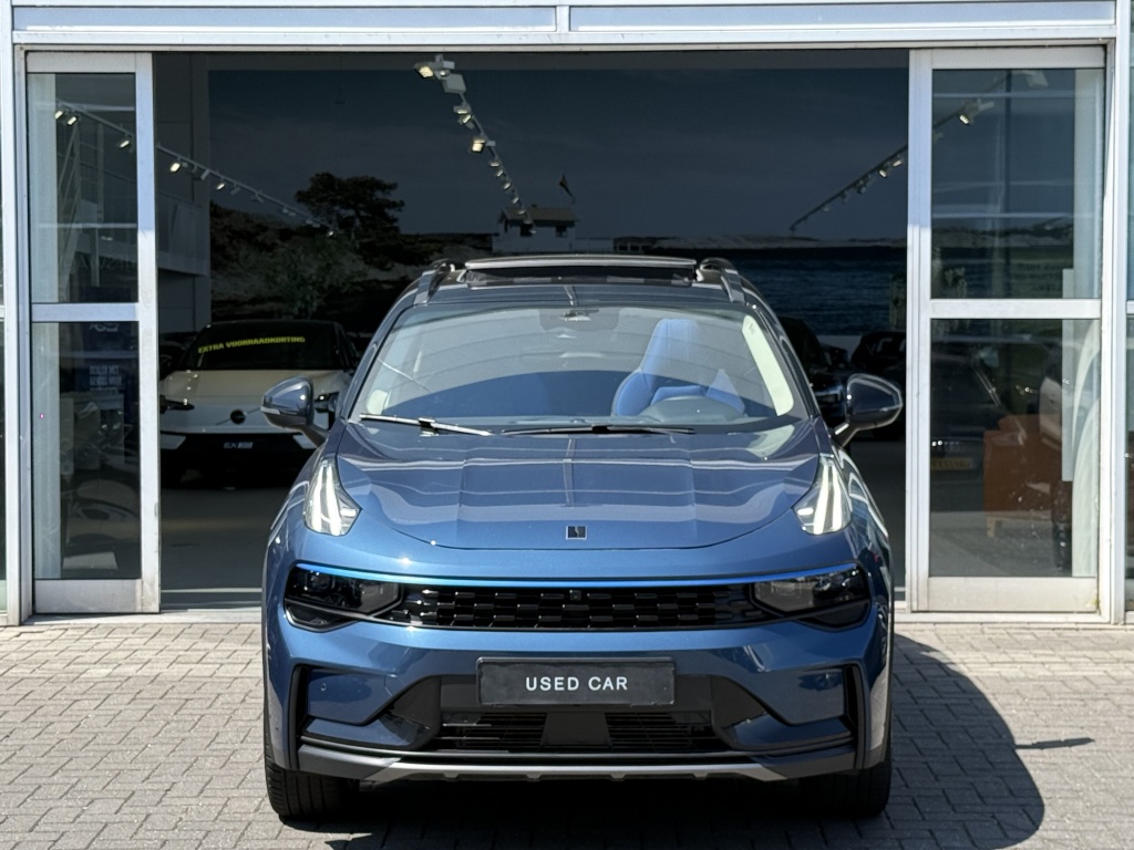 Lynk & Co 01