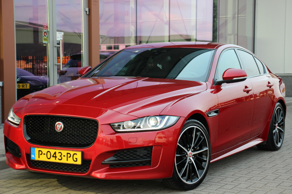 Jaguar Xe