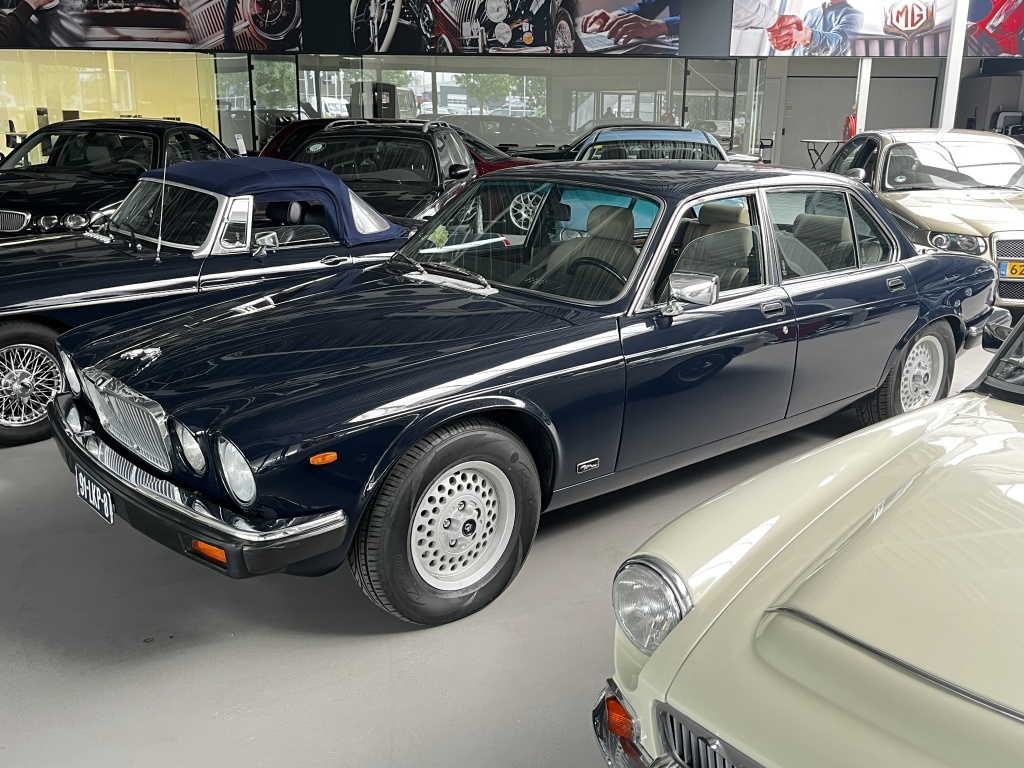 Jaguar Xj