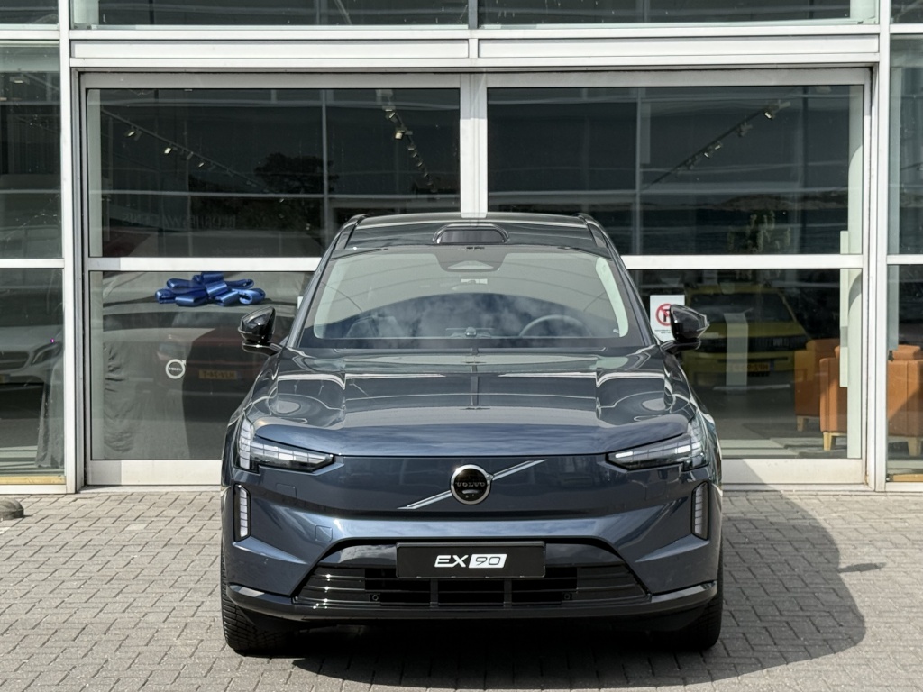 Volvo Ex90