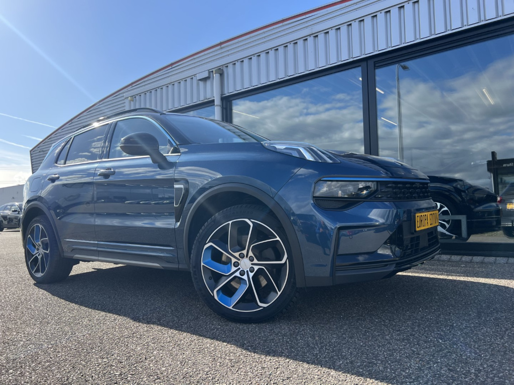 Lynk & Co 01