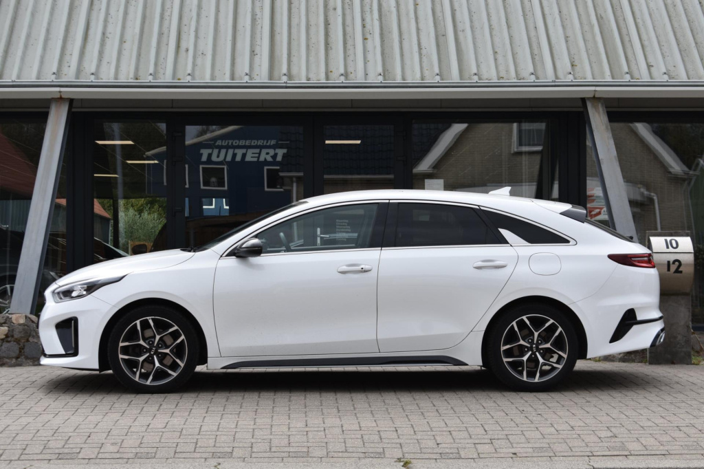 Kia Proceed