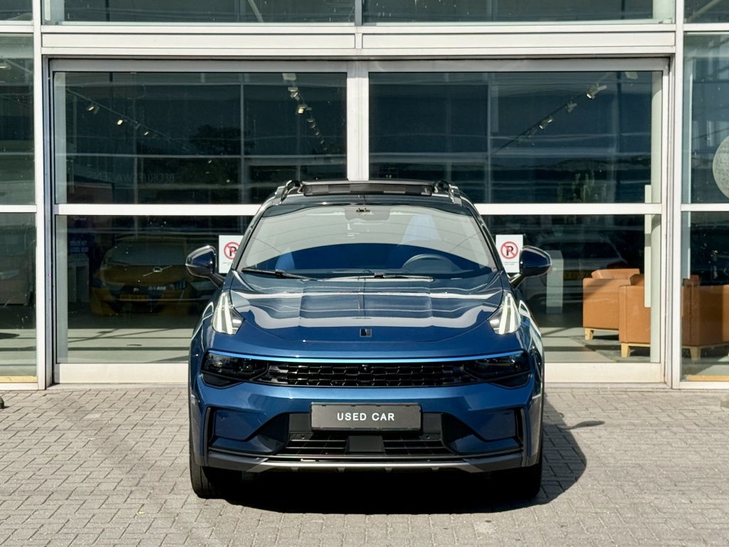 Lynk & Co 01