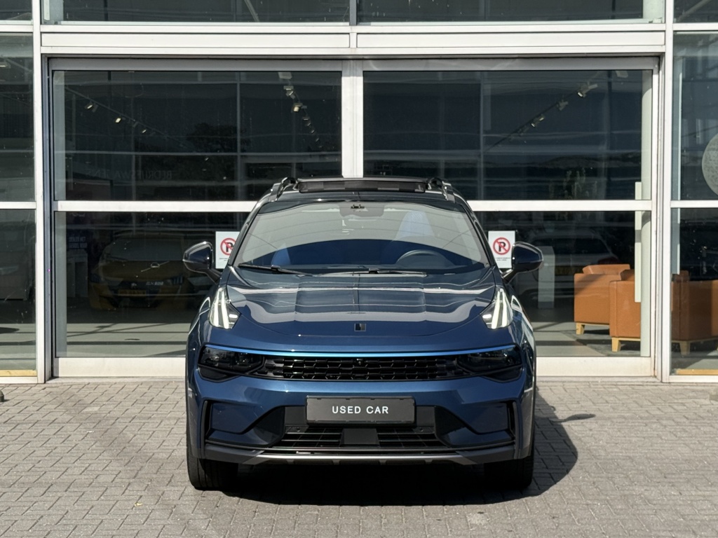 Lynk & Co 01