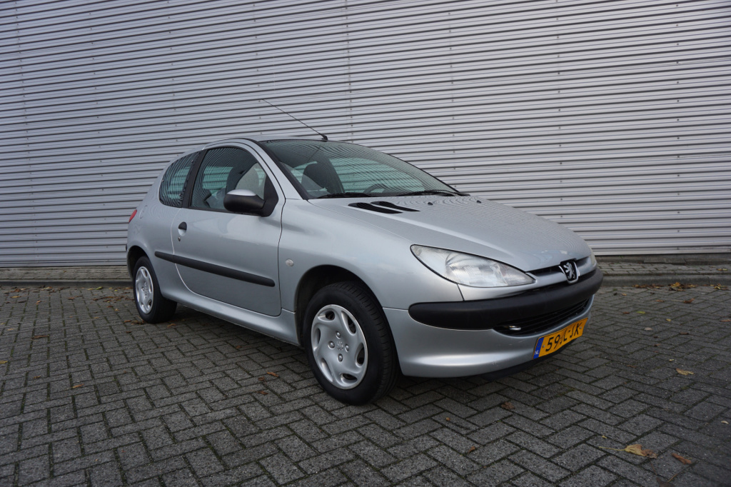 Peugeot 206
