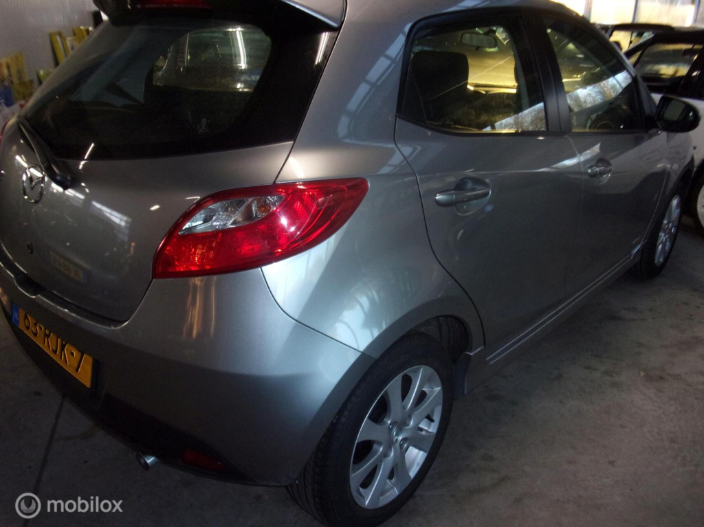 Mazda 2