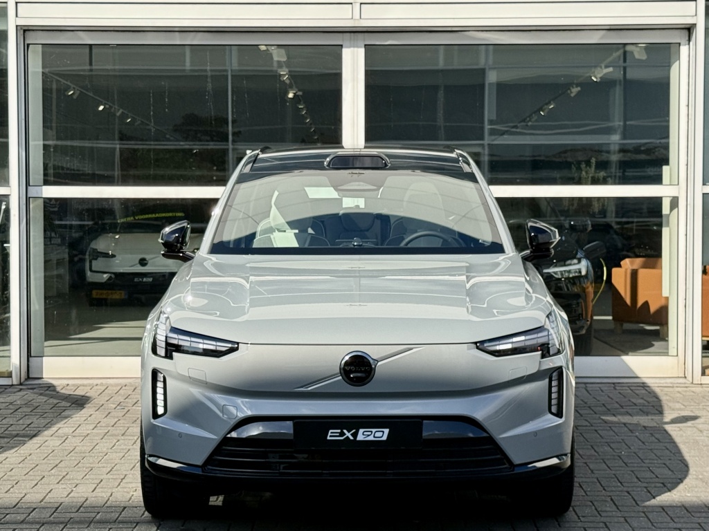 Volvo Ex90