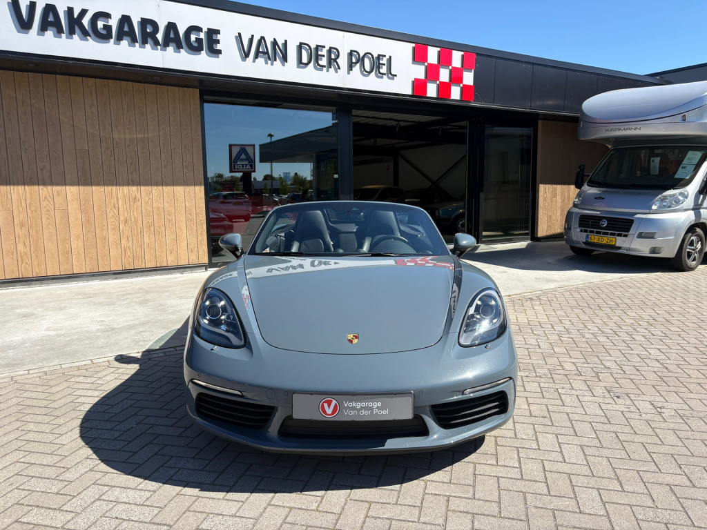 Porsche 718