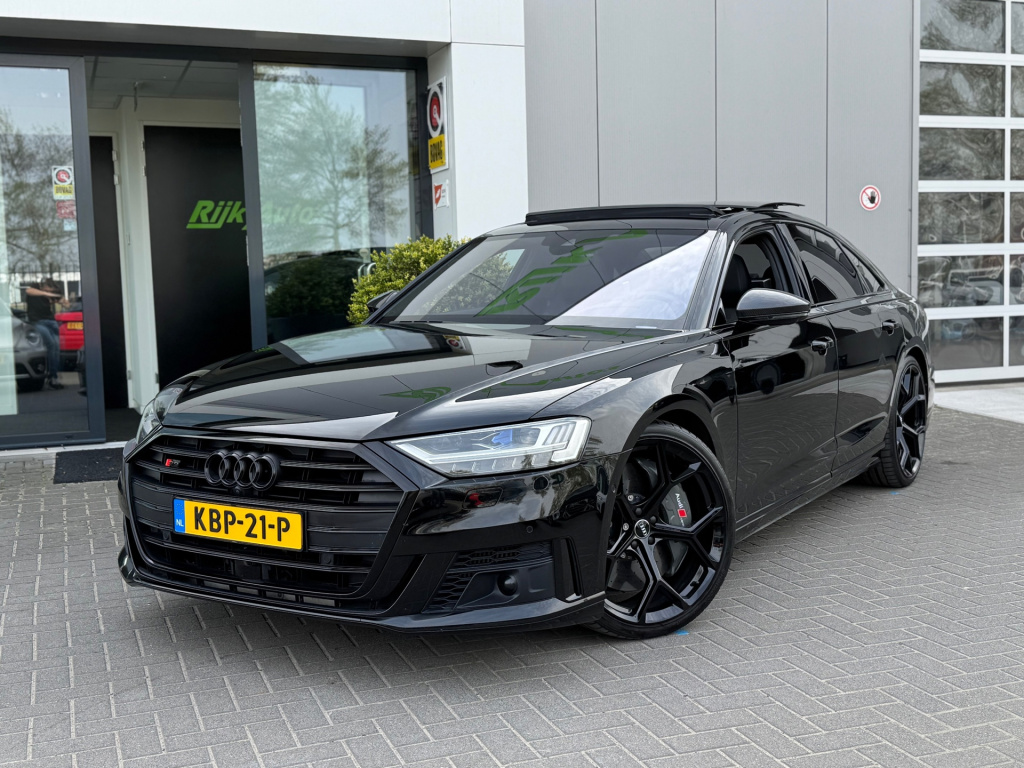 Audi S8