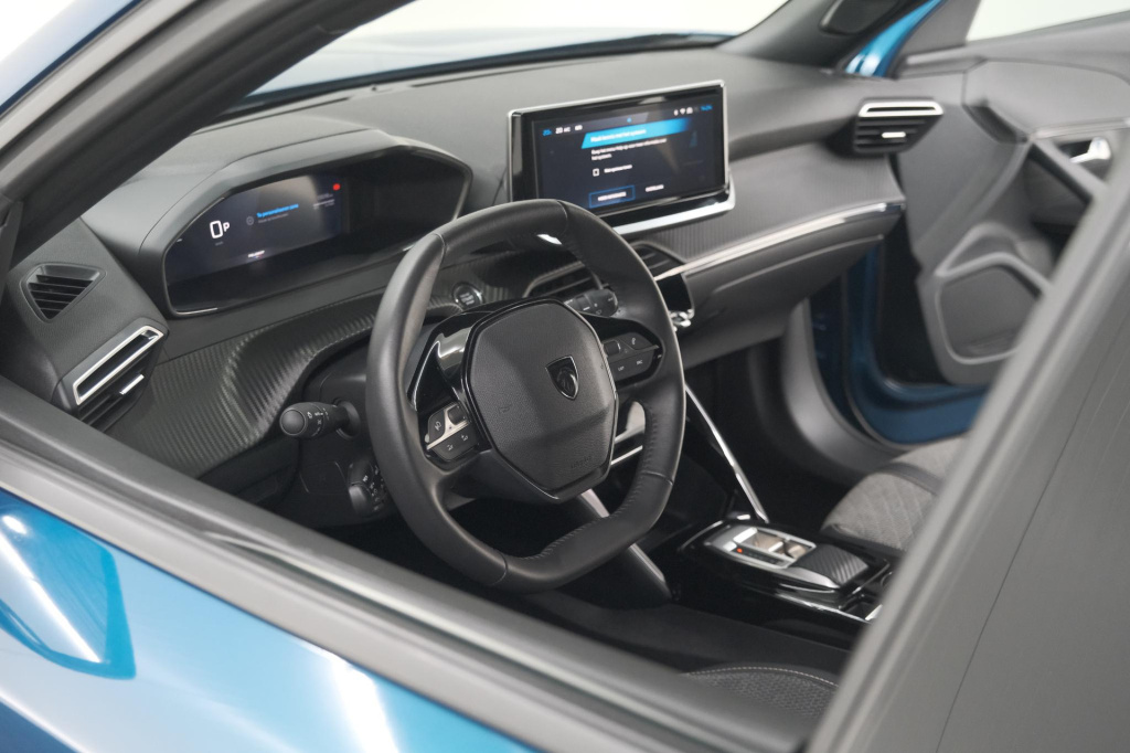 Peugeot E-2008