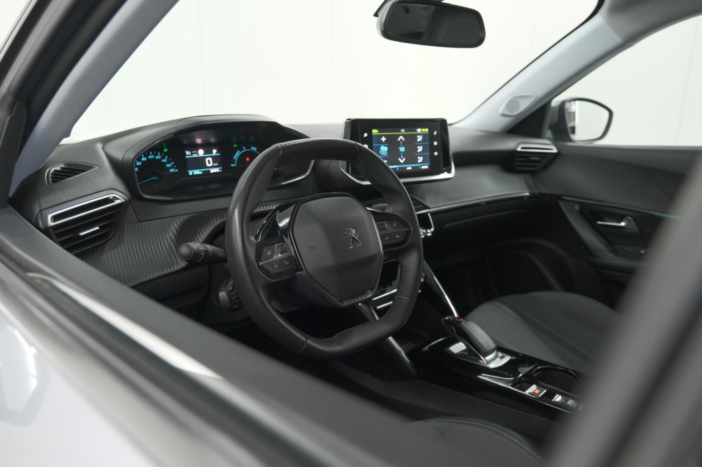 Peugeot E-2008