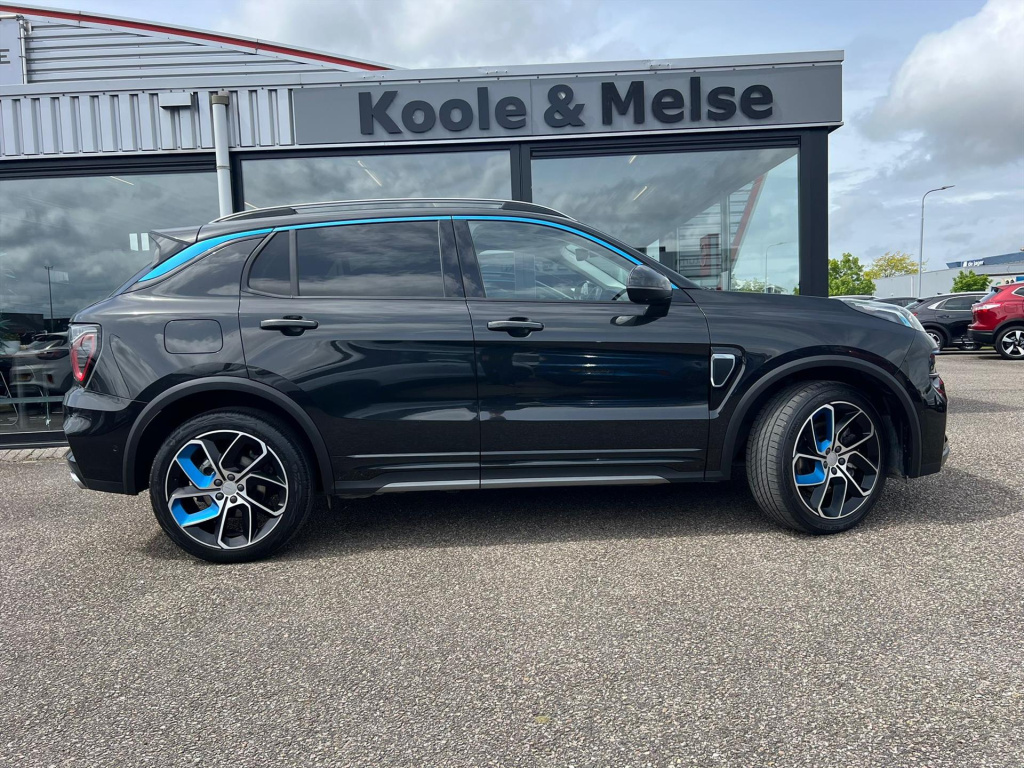 Lynk & Co 01