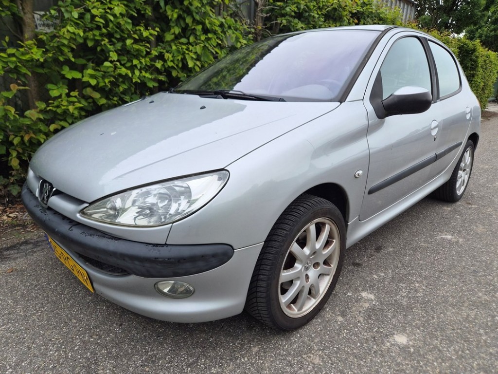 Peugeot 206