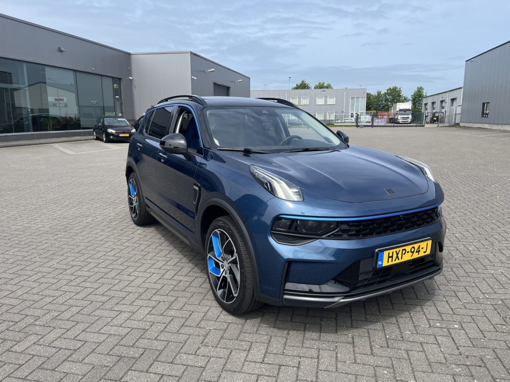 Lynk & Co 01
