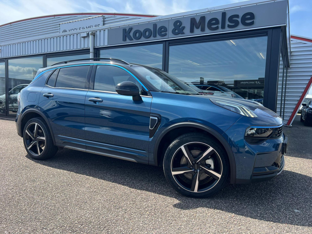Lynk & Co 01