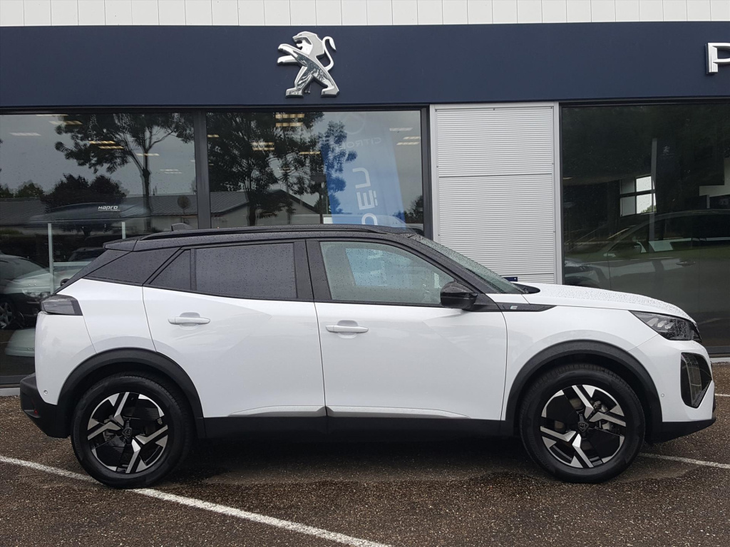 Peugeot E-2008