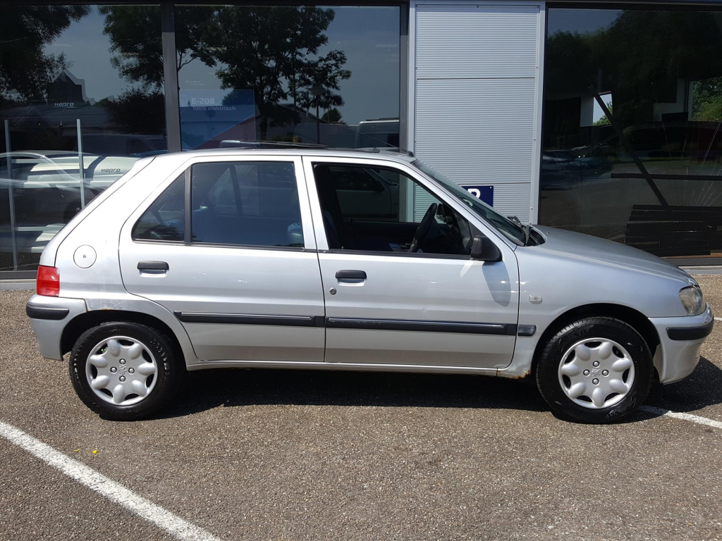 Peugeot 106