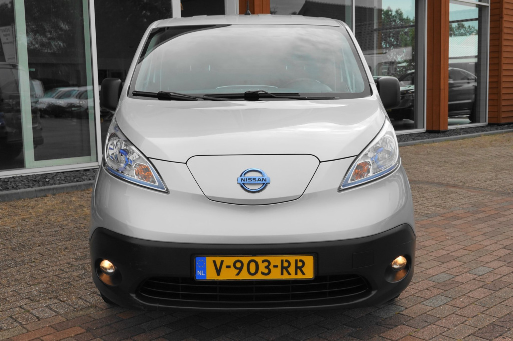 Nissan E-nv200