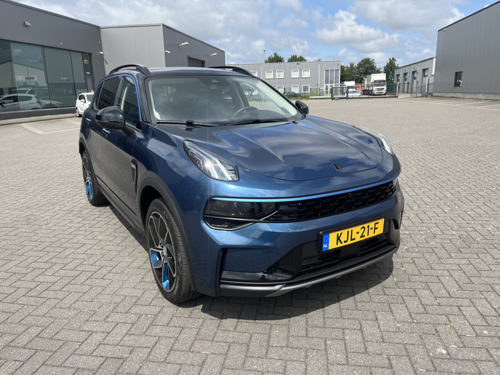 Lynk & Co 01