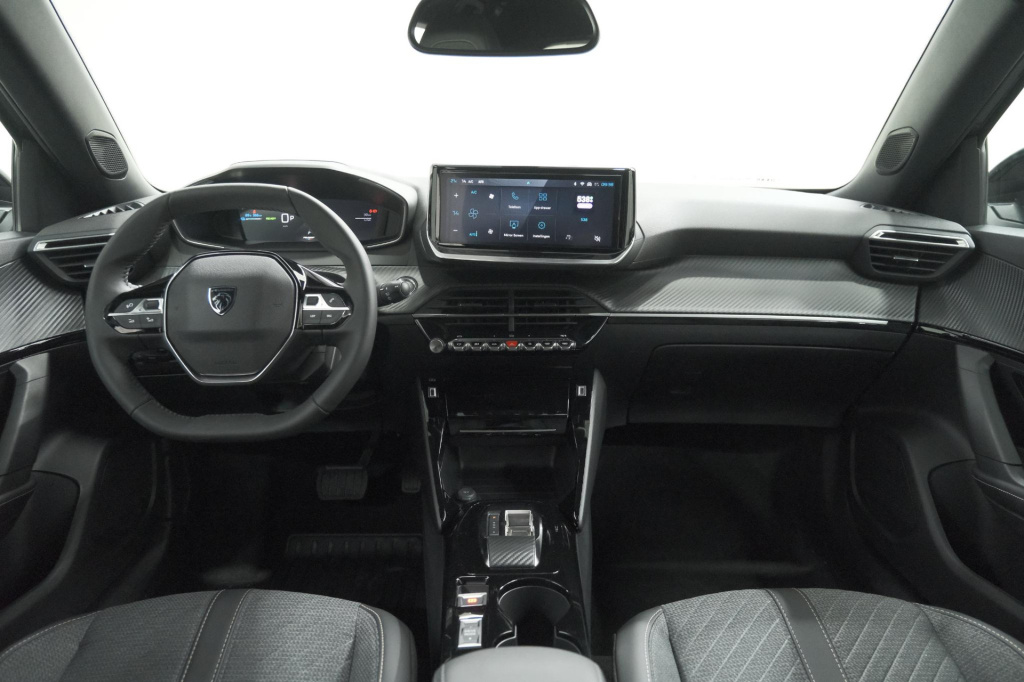 Peugeot E-2008