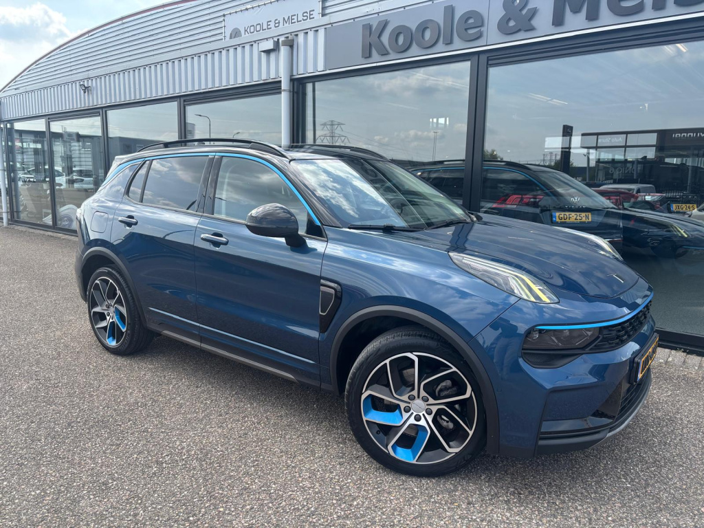 Lynk & Co 01
