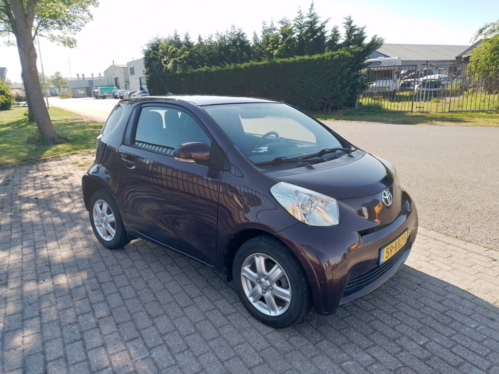 Toyota Iq