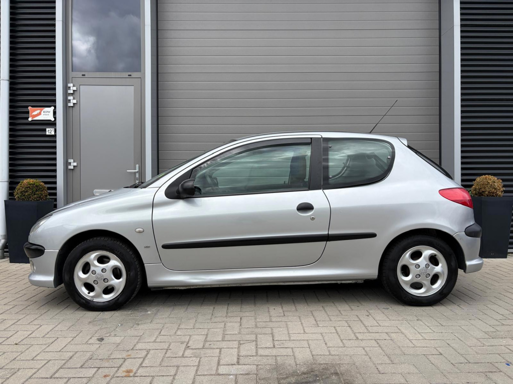 Peugeot 206