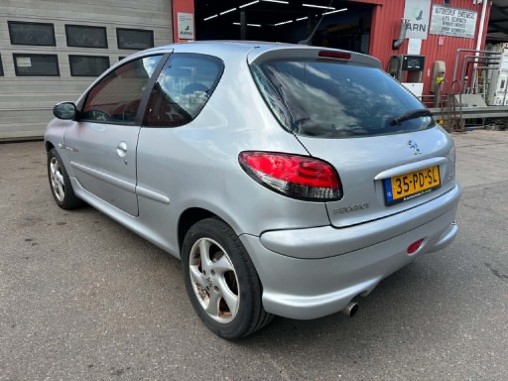 Peugeot 206