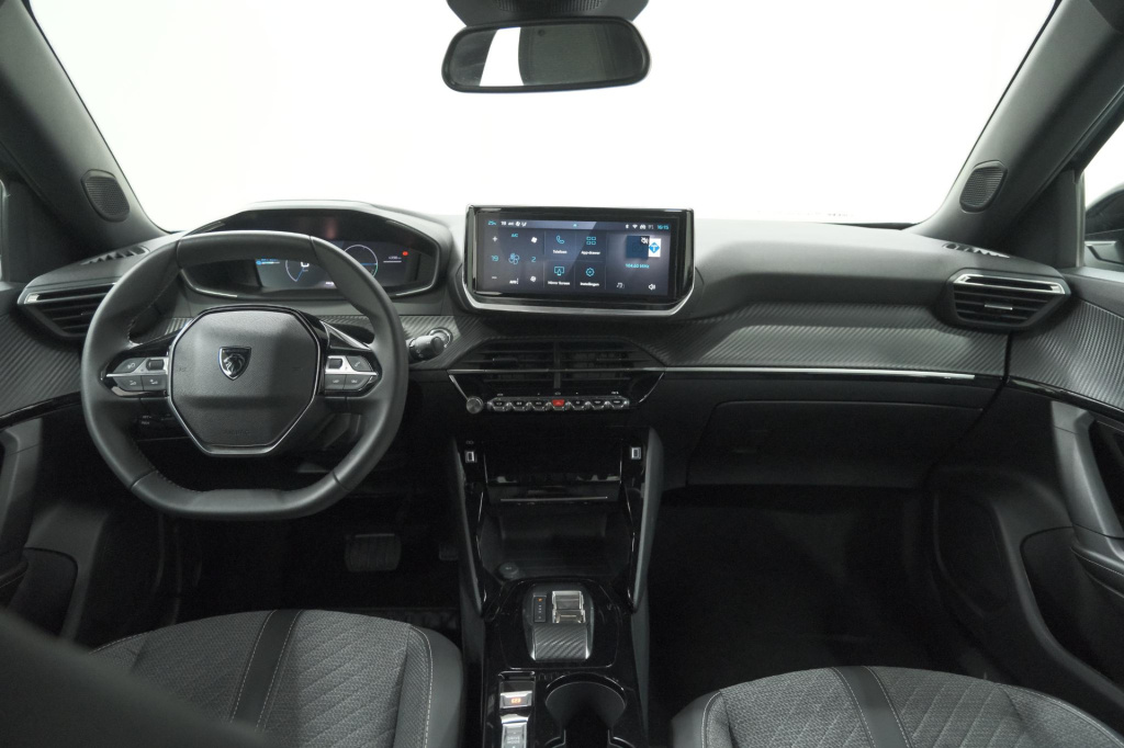 Peugeot E-2008