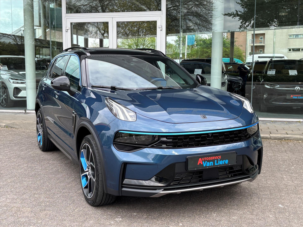 Lynk & Co 01