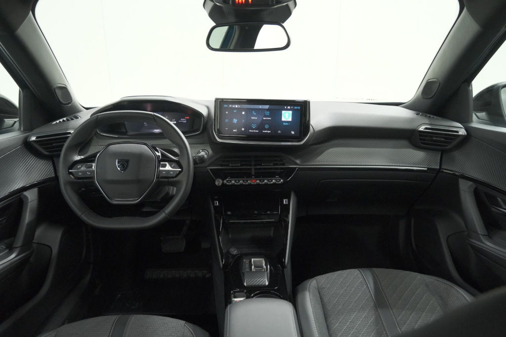 Peugeot E-2008